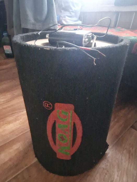 Продам сабвуфер срочно