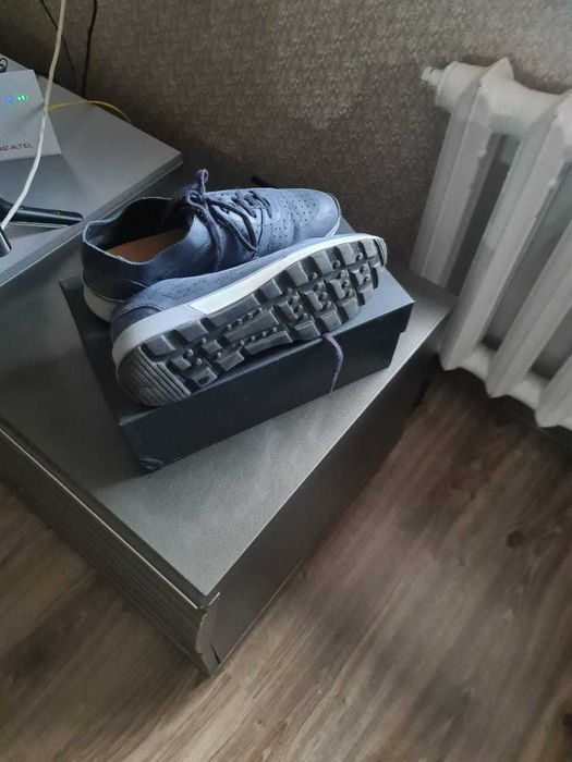 Продам мужскую обувь