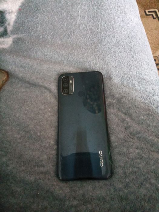 Продам телефон..