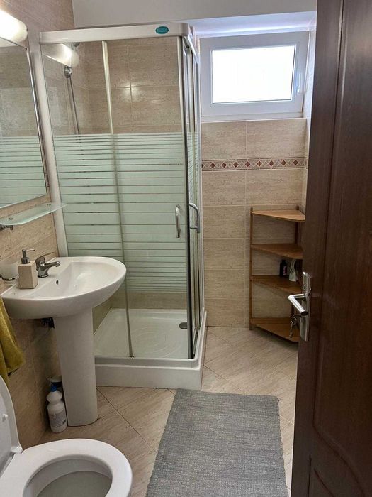 Inchiriez apartament 3 camere Zmaca