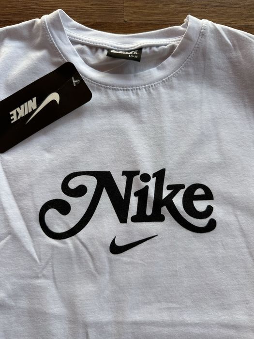 Детска,памучна бяла тениска Nike с черно лого
