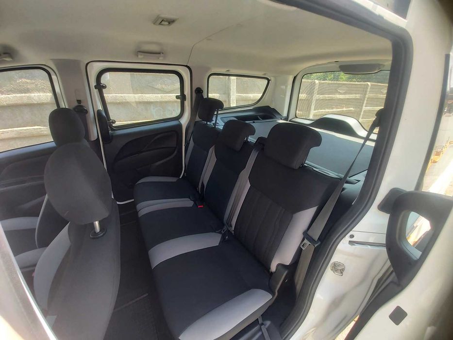 Fiat Doblo Maxi 5 locuri 49000 km la 12850€ . Istoric reprezentanță la zi. Fără daune/Uzură!