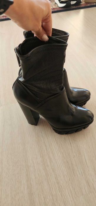 Боти Calvin Klein