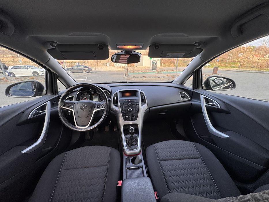 Opel Astra J Active 1.7Diesel 110CP Parktronic Dublu clima Led I