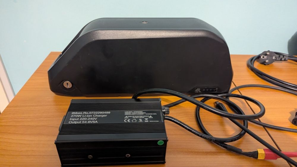 Vând acumulator 48v 25Ah pentru bicicleta/ebike