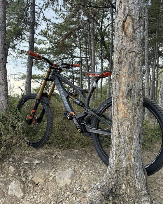 Продавам Pivot Phoenix