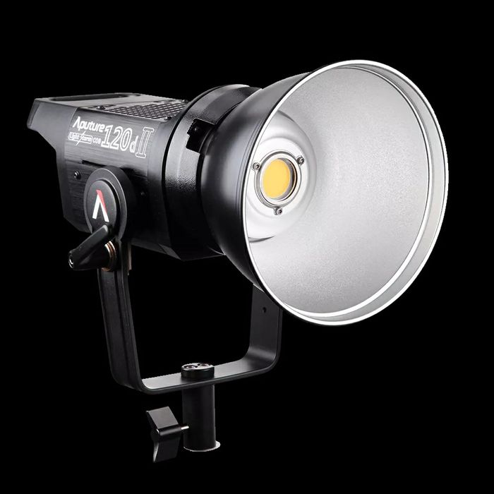 Видеосвет Aputure LS C120d II