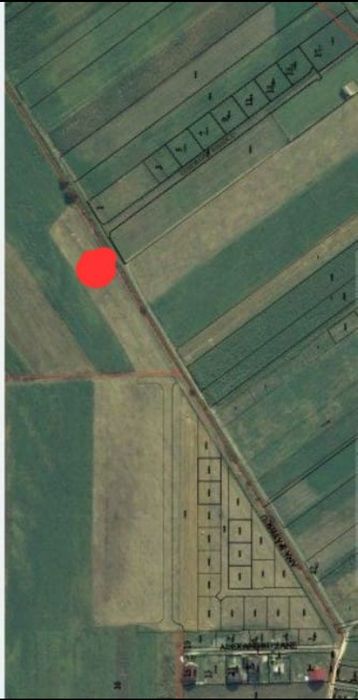 Vând teren intravilan, parcelă pătrată, 800m2