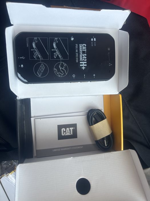 Telefon CAT nou
