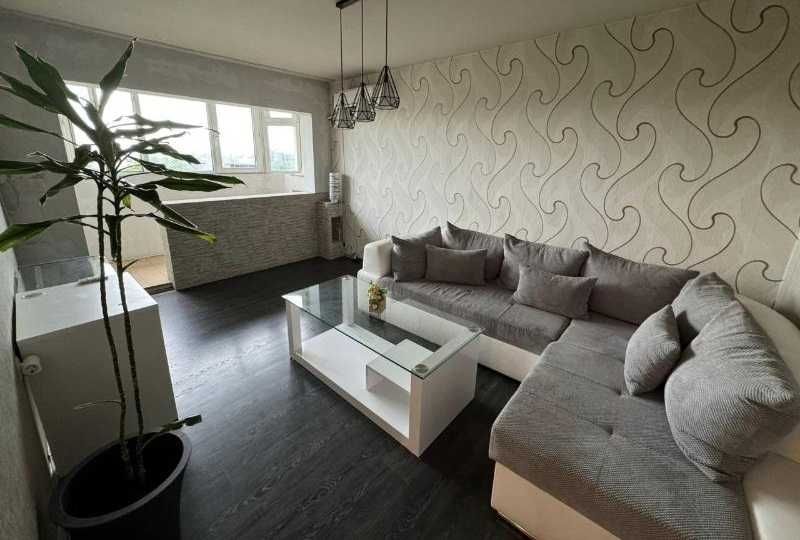 Дава се под наем Двустаен апартамент в София, Надежда 1 - 80 кв.м за 355 € - Снимка #1