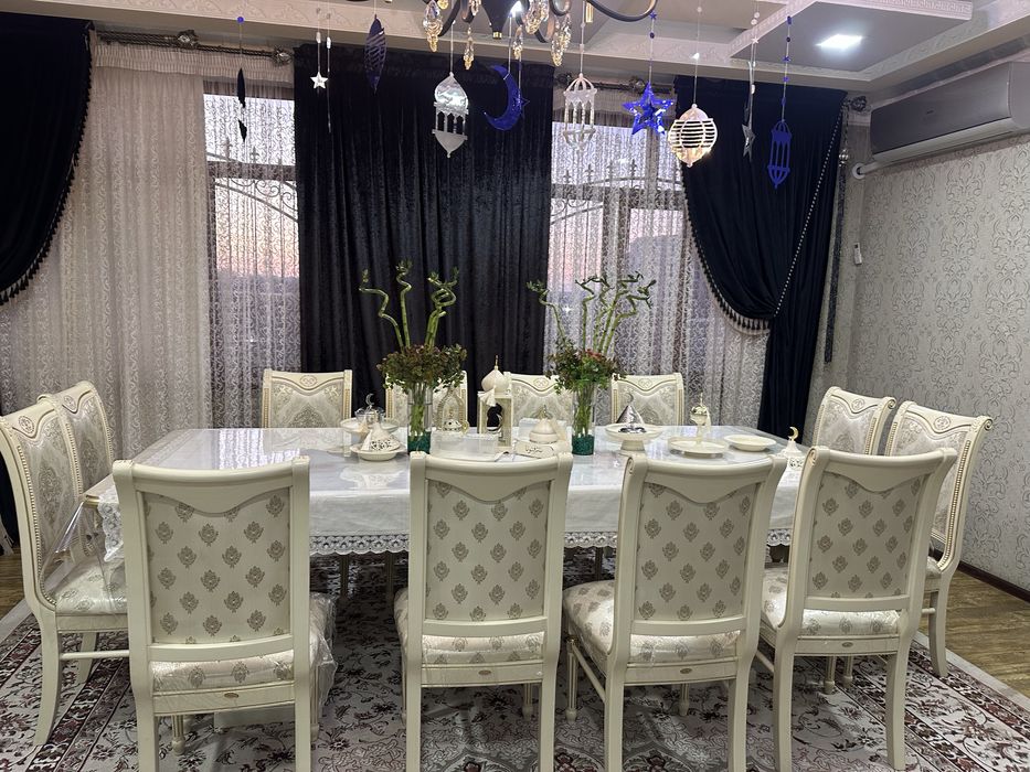 Комплетк стол и стулья