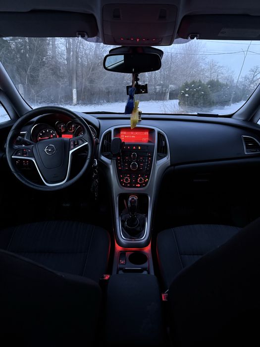 OPEL Astra 2011 — imagine 5
