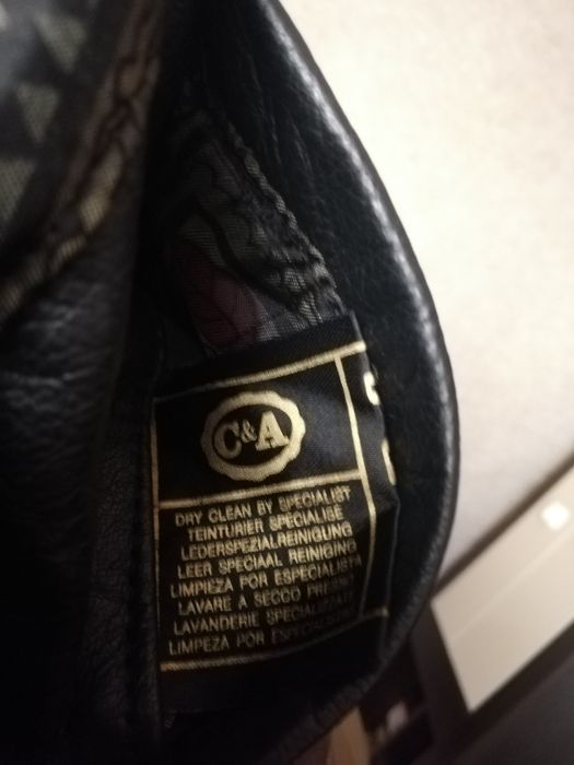 Продавам дамско кожено яке