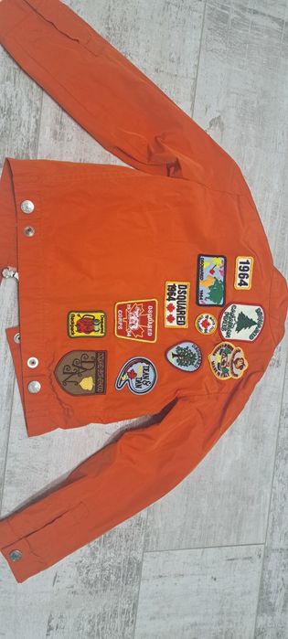 Vând geaca copii dsquared2