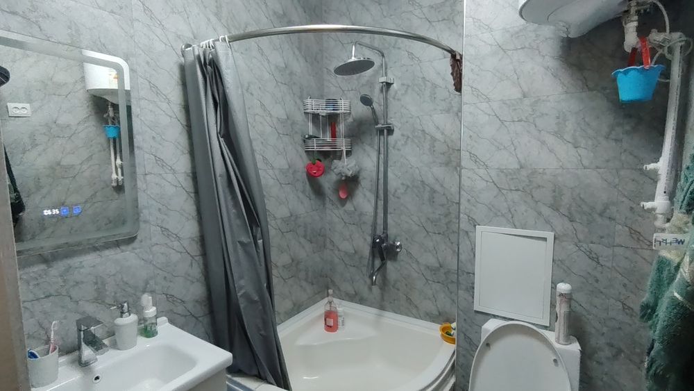 Kvartira 2 xonali, sotiladi! Remonti zo'r.