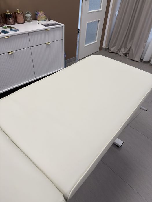 Козметична/масажна кушетка