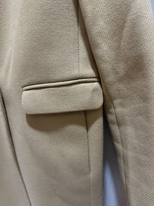 Продам пальто фирменное