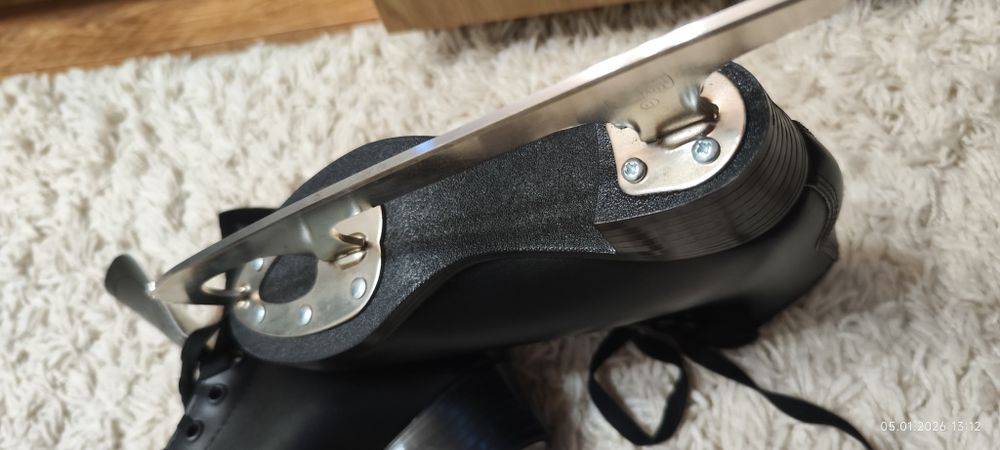 Коньки фигурные на мальчика