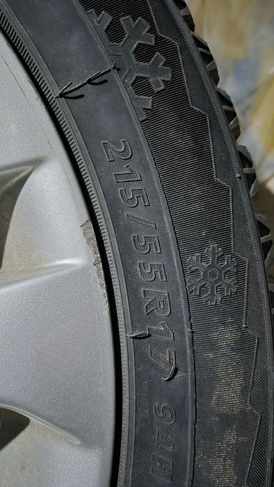 Зимний комплект резина-диск 215/55 R17