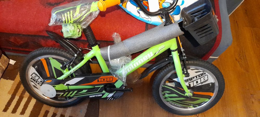 Bicicleta copii cu roți pe 16