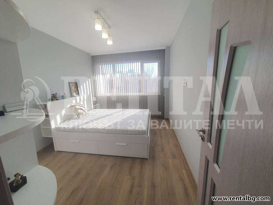 Продава се Тристаен апартамент в Пловдив, Гагарин - 125 кв.м за 1840 €/кв.м - Снимка #11