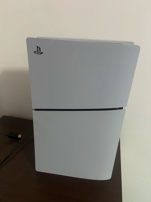 Vand PlayStation5 Slim 1Tb.Pret Negociabil