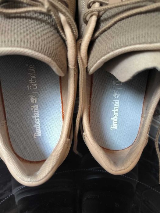 Продавам кецове Timberland цвят бежов, N43.5. Топ състояние.