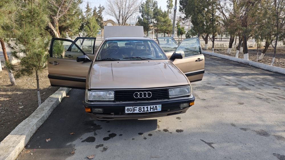 Audi 200. В отличном состоянии.