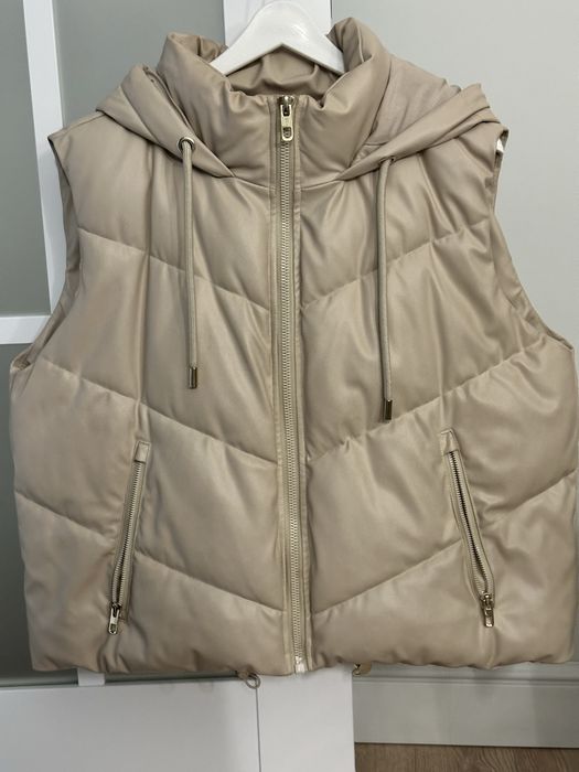 Безрукавка от Зары