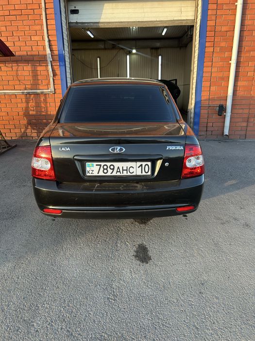 Продам Приору 2011 год