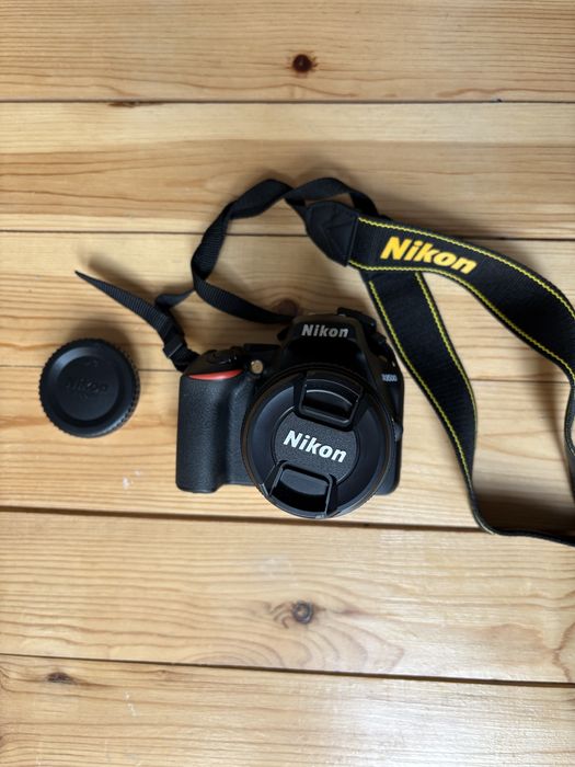 Нов Nikon D3500 18-55mm VR обектив + SD карта