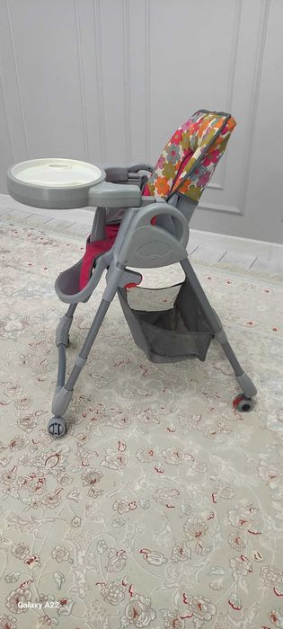 Стульчик для кормление и хлдунки