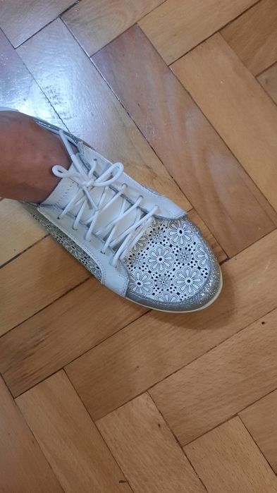 Обувки Tendenz естествена кожени