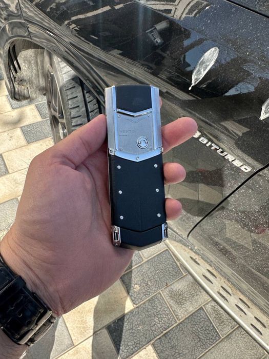 Vertu Signature S design