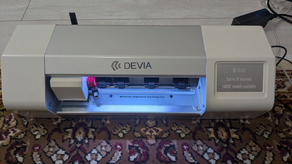 Плоттер для резки пленки на телефон