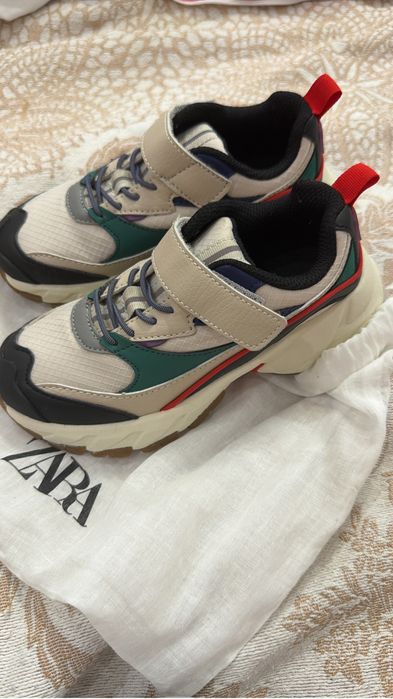 Zara кроссовки новые для мальчика