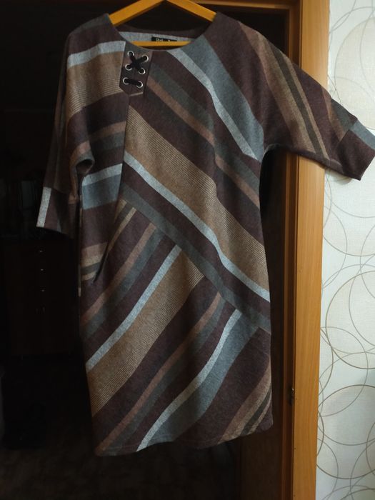 Платье женское..