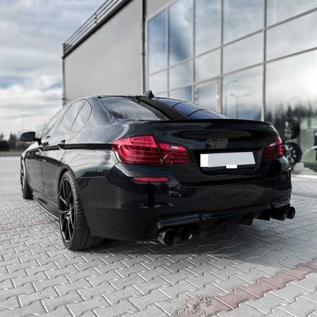 Difuzor M5 Competition Prelungire Bara Spate M BMW F10 F11, Negru Luci