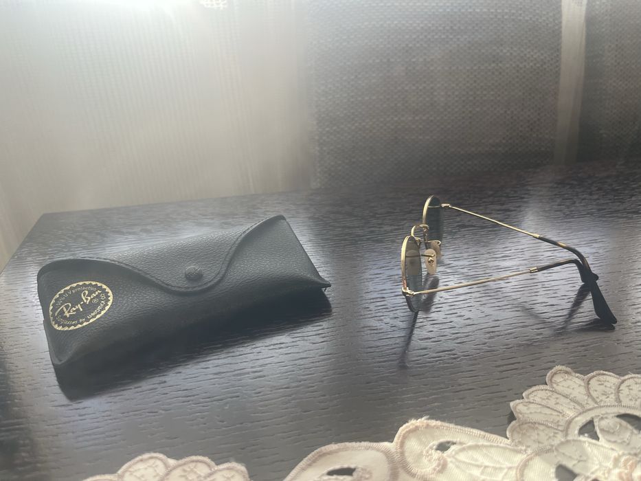 Ray.Ban очилата са чисто нови