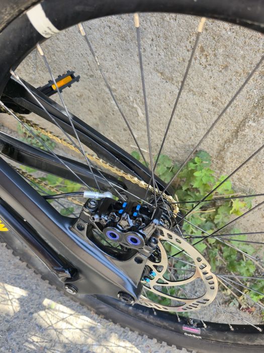 YT Tues CUSTOM 27.5 S-M размер Карбонов Висок клас DH bike SINGLE SPEED,  Magura 5 4-бутални, Rockshox Boxxer Въздушна