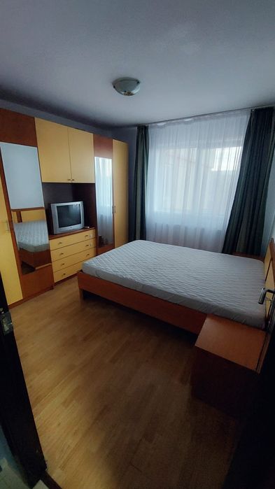 Închiriez apartament 3 camere,mobilat/utilat zona Sud