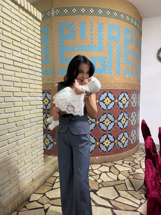 Шикарное белое детское платье