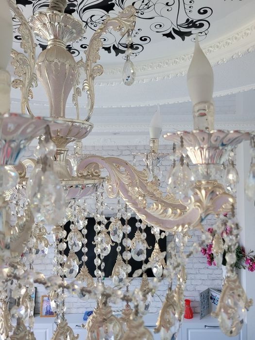 Люстры для холла или зала