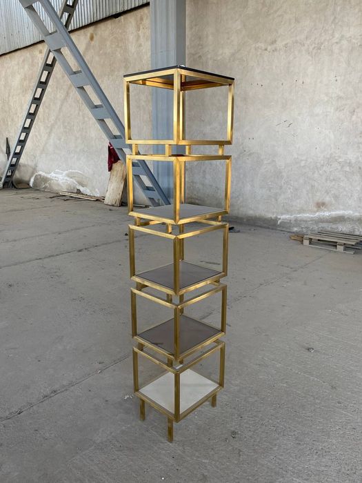 Kiyim do'koni uchun nerjavekadan mebel