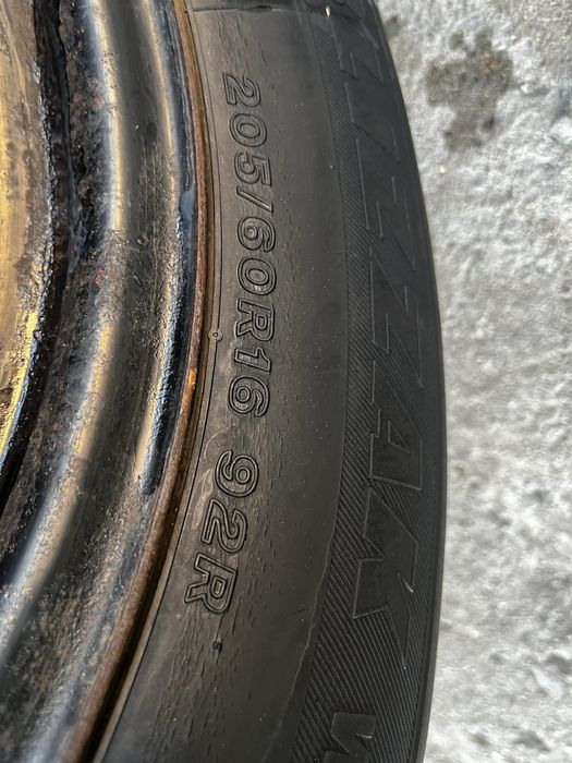 Продам зимние шины R16/205/60