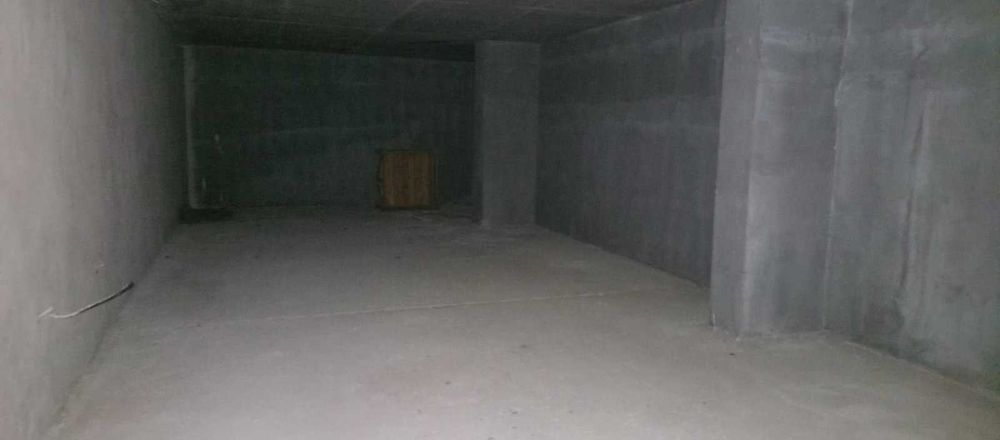 Продава се подземен гараж / склад в центъра на гр. Казанлък