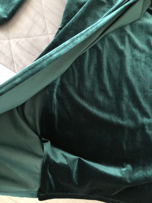 Rochie  Mohito,midi, din catifea, marimea xs.