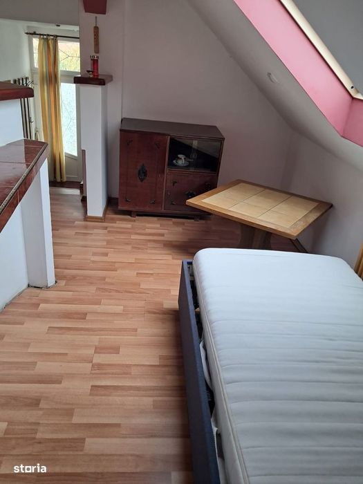 Apartament la casa de inchiriat