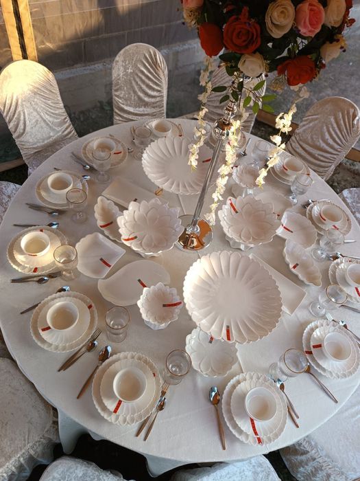 Стол стулья посуда в аренду