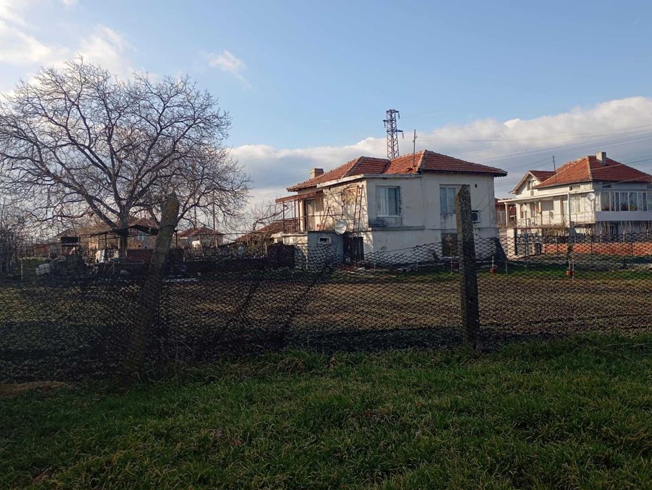 Продава се Къща в с. Роза, Област Ямбол - 1234 кв.м за 35 €/кв.м - Снимка #1